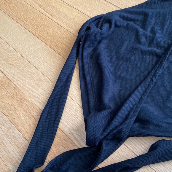 NWT- Guess Tank Top - Black - Picture 4 of 4